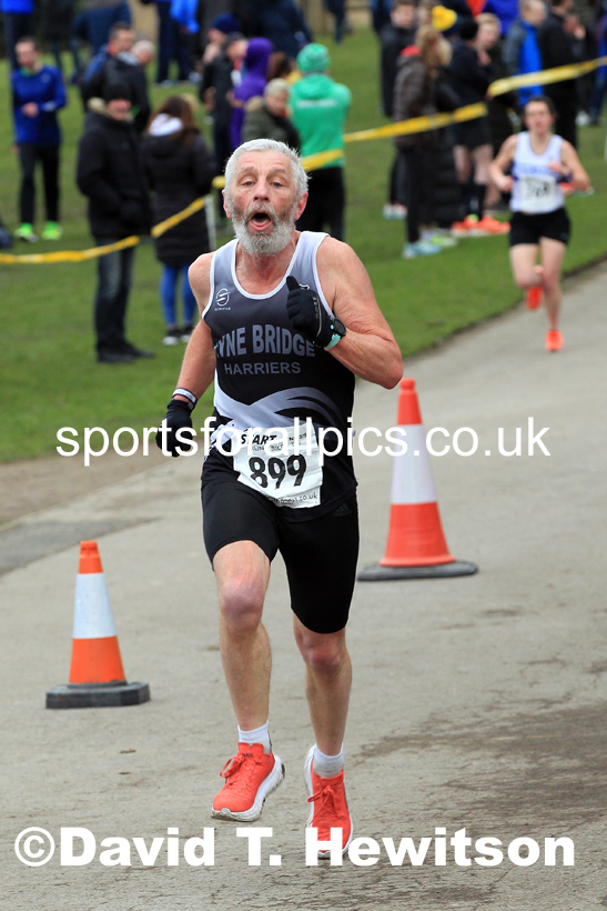 Senior women and veteran women and men over-50s NECAA Road Relay Champs., Hetton Lyons Park, Hetton le Hole, County Durham. Photo: David T. Hewitson/Sports for All Pics